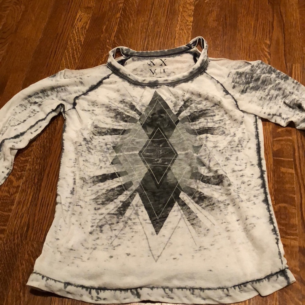 Abstract design long sleeve
